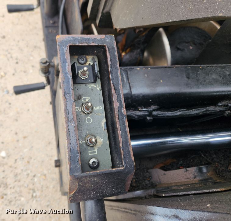 image for item JB9630 2011 Caterpillar AP555E  paver