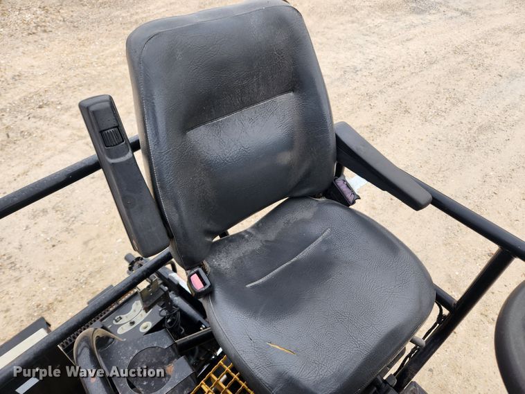 image for item JB9630 2011 Caterpillar AP555E  paver