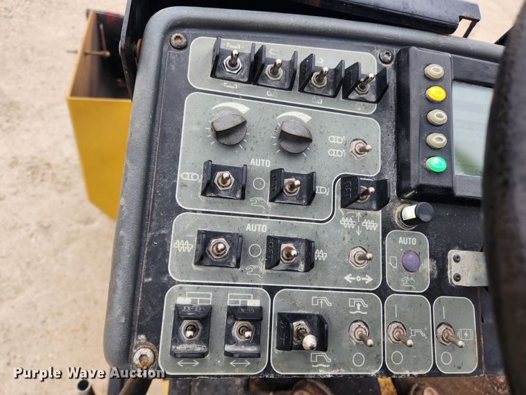 image for item JB9630 2011 Caterpillar AP555E  paver