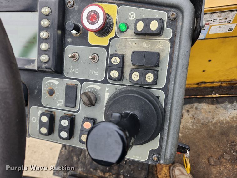 image for item JB9630 2011 Caterpillar AP555E  paver