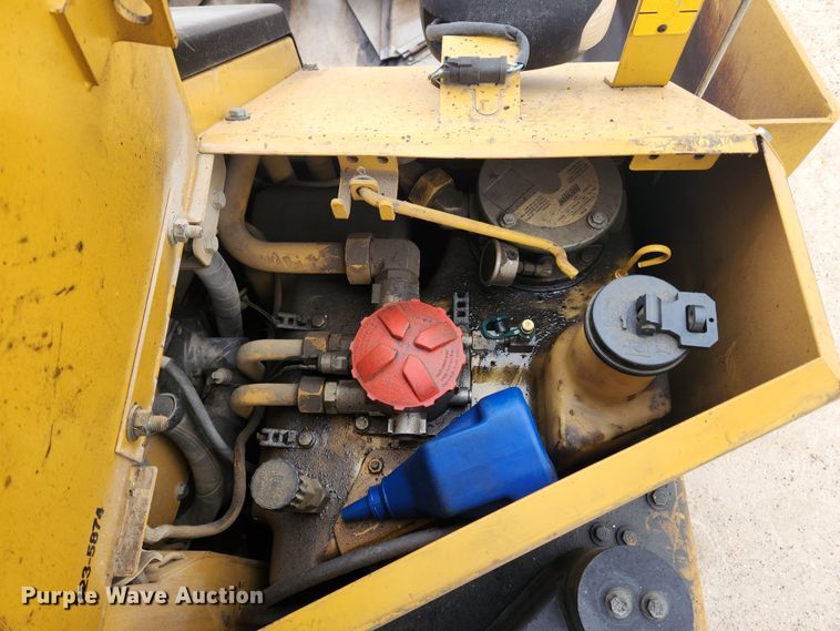 image for item JB9630 2011 Caterpillar AP555E  paver