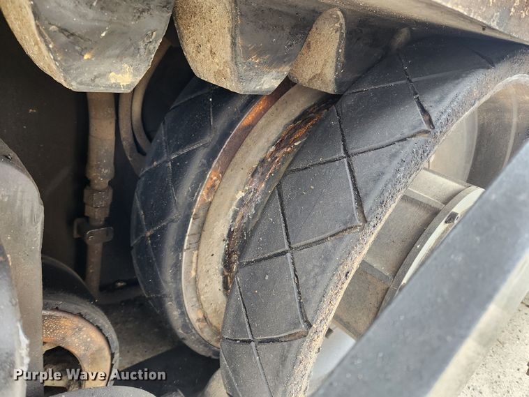 image for item JB9630 2011 Caterpillar AP555E  paver