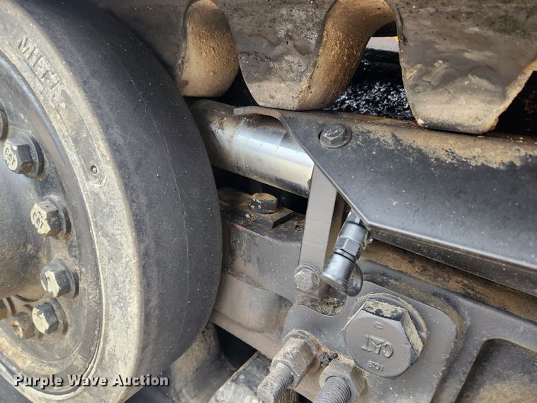 image for item JB9630 2011 Caterpillar AP555E  paver