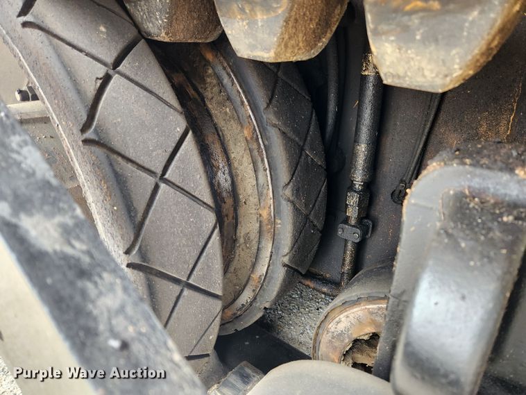 image for item JB9630 2011 Caterpillar AP555E  paver