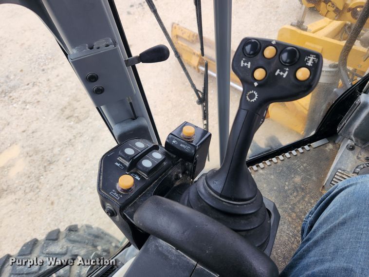 image for item JB9631 2012 Caterpillar 140M2  motor grader