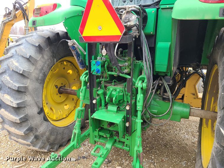 image for item JG9397 2009 John Deere 7130 Premium  tractor