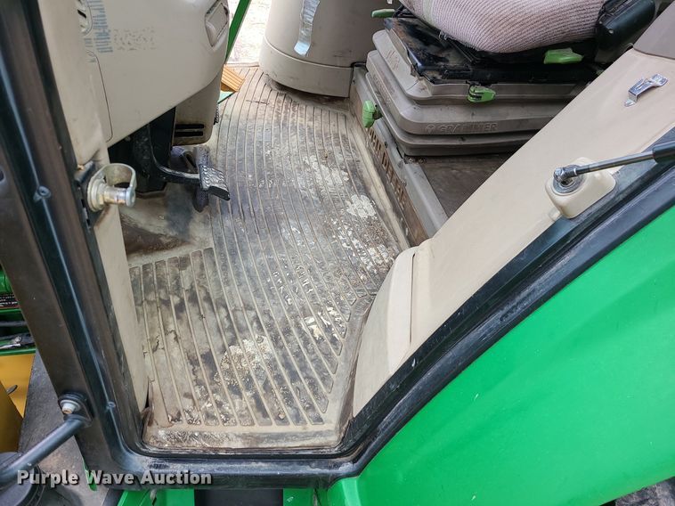 image for item JG9397 2009 John Deere 7130 Premium  tractor