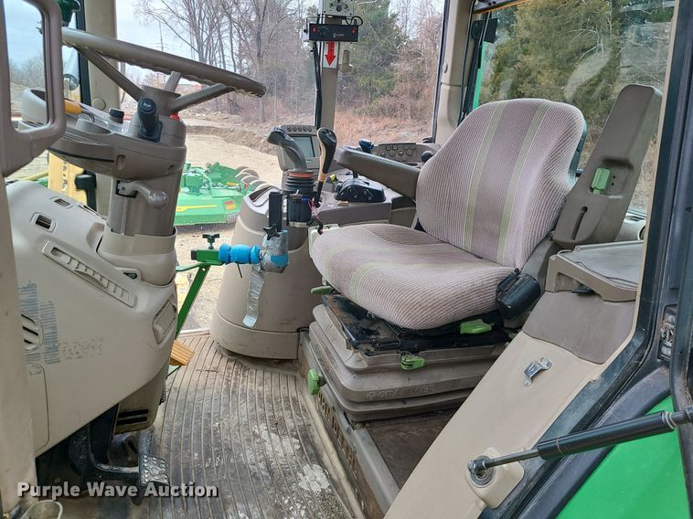 image for item JG9397 2009 John Deere 7130 Premium  tractor