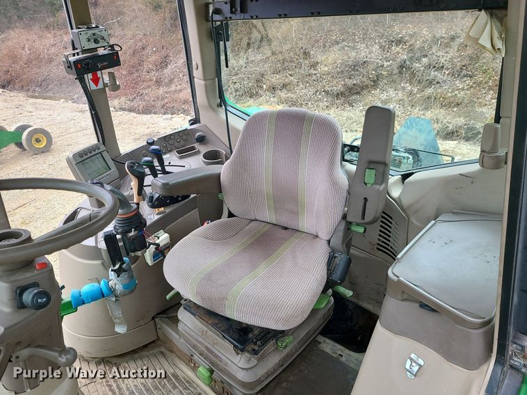 image for item JG9397 2009 John Deere 7130 Premium  tractor