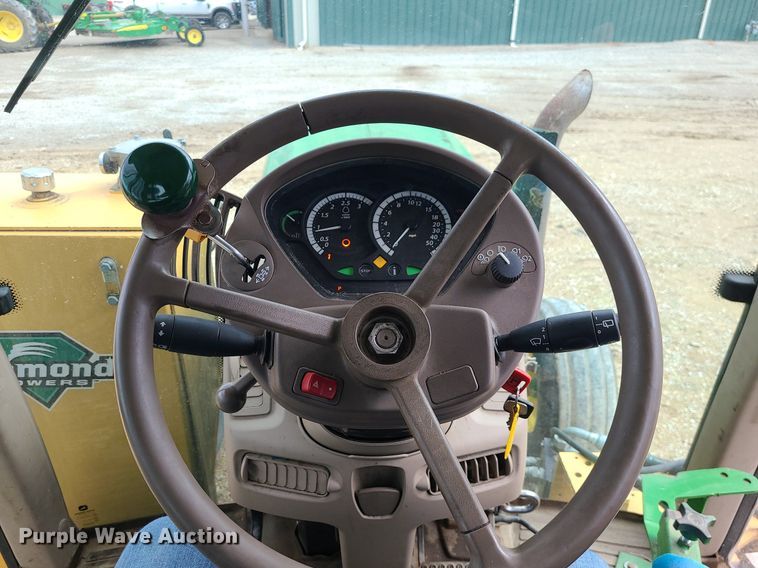 image for item JG9397 2009 John Deere 7130 Premium  tractor