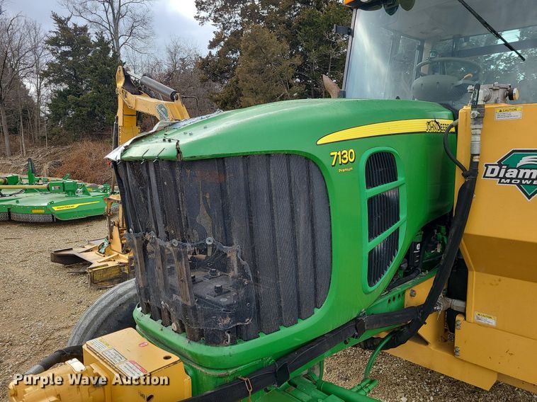 image for item JG9397 2009 John Deere 7130 Premium  tractor