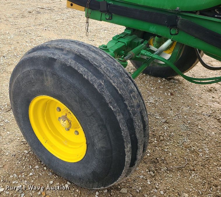 image for item JG9397 2009 John Deere 7130 Premium  tractor