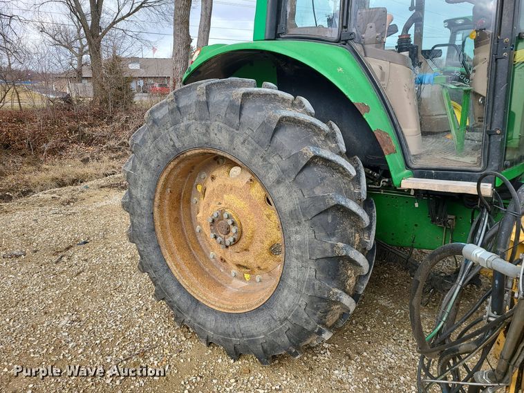 image for item JG9397 2009 John Deere 7130 Premium  tractor