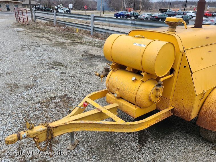 image for item JG9399 Ingersoll Rand Gyro-Flo 125  air compressor