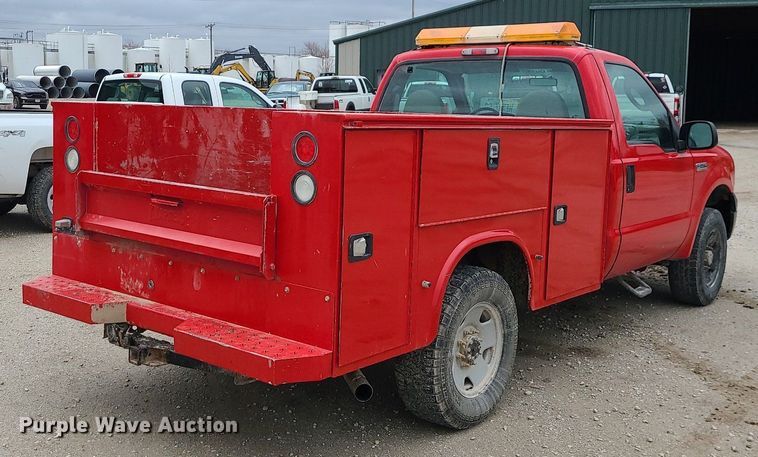 image for item JG9400 2006 Ford F250 Super Duty XL  utility bed pickup truck