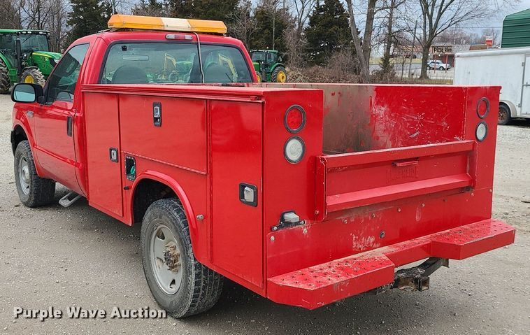 image for item JG9400 2006 Ford F250 Super Duty XL  utility bed pickup truck