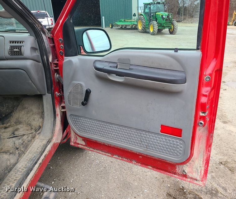 image for item JG9400 2006 Ford F250 Super Duty XL  utility bed pickup truck