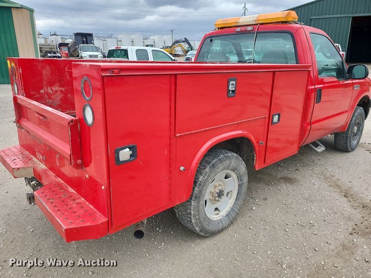 image for item JG9400 2006 Ford F250 Super Duty XL  utility bed pickup truck