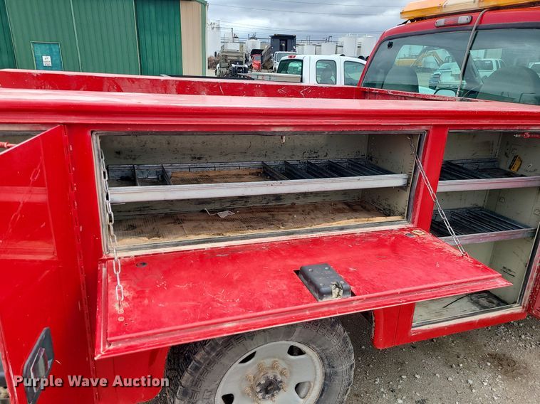 image for item JG9400 2006 Ford F250 Super Duty XL  utility bed pickup truck