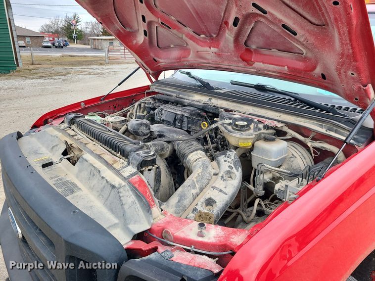 image for item JG9400 2006 Ford F250 Super Duty XL  utility bed pickup truck