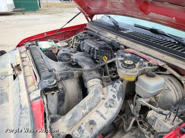 image for item JG9400 2006 Ford F250 Super Duty XL  utility bed pickup truck