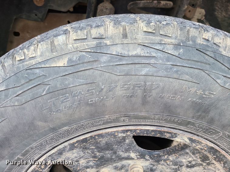 image for item JG9400 2006 Ford F250 Super Duty XL  utility bed pickup truck