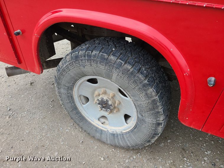 image for item JG9400 2006 Ford F250 Super Duty XL  utility bed pickup truck