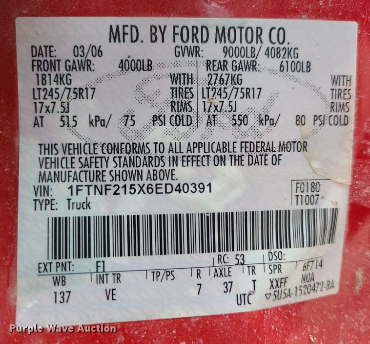 image for item JG9400 2006 Ford F250 Super Duty XL  utility bed pickup truck