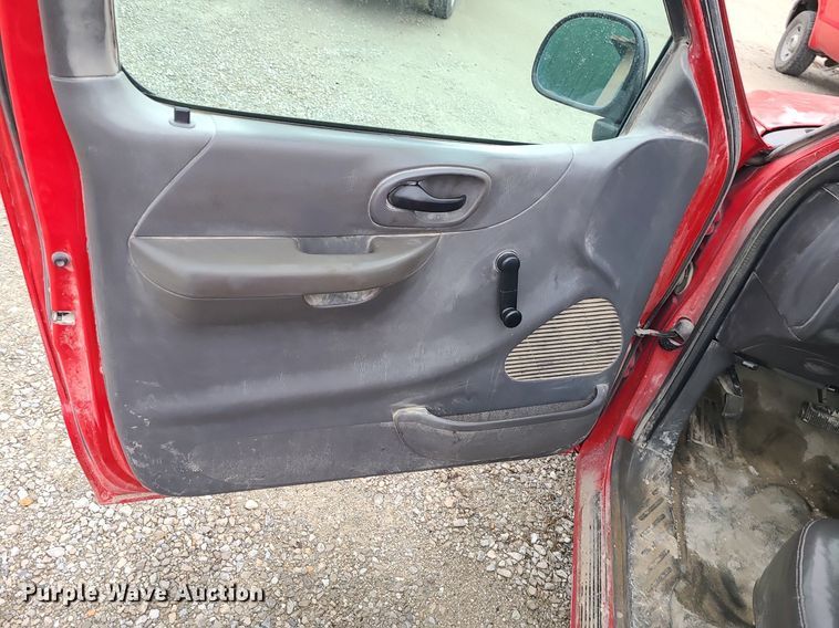 image for item JG9401 2004 Ford F150 Heritage  pickup truck