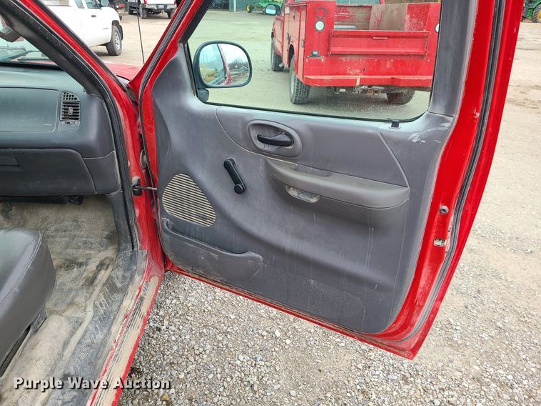 image for item JG9401 2004 Ford F150 Heritage  pickup truck