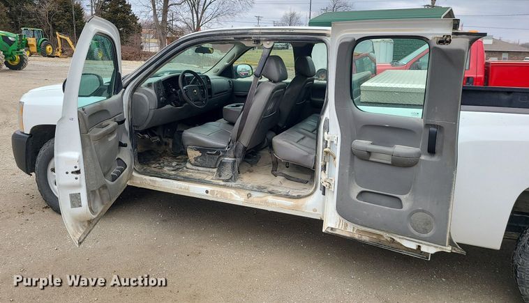 image for item JG9402 2012 Chevrolet Silverado 1500  Ext. Cab pickup truck