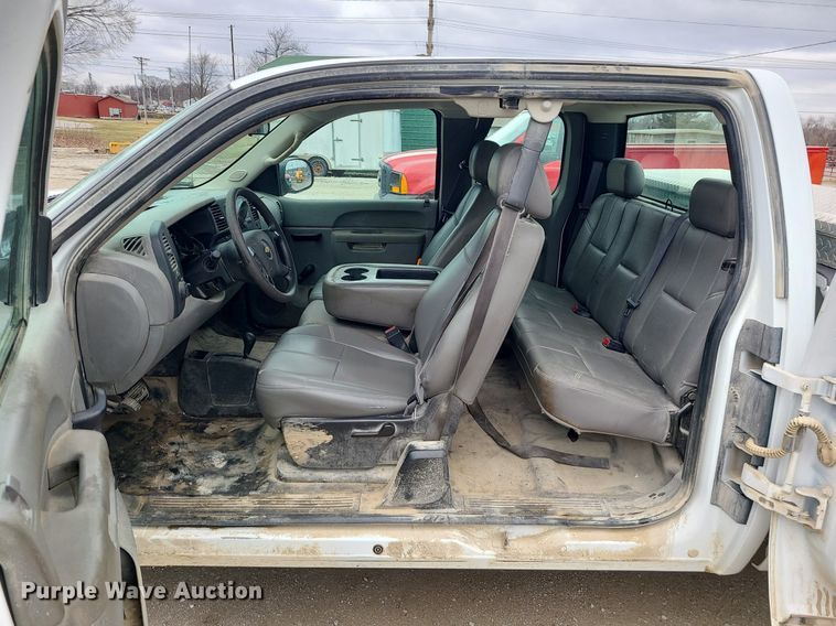 image for item JG9402 2012 Chevrolet Silverado 1500  Ext. Cab pickup truck