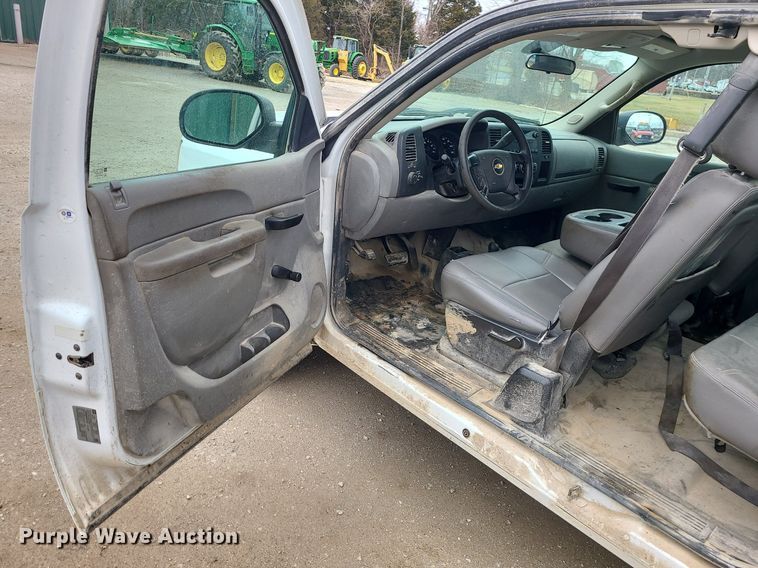 image for item JG9402 2012 Chevrolet Silverado 1500  Ext. Cab pickup truck