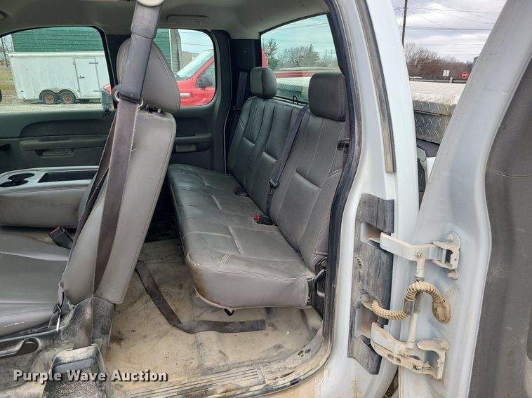 image for item JG9402 2012 Chevrolet Silverado 1500  Ext. Cab pickup truck