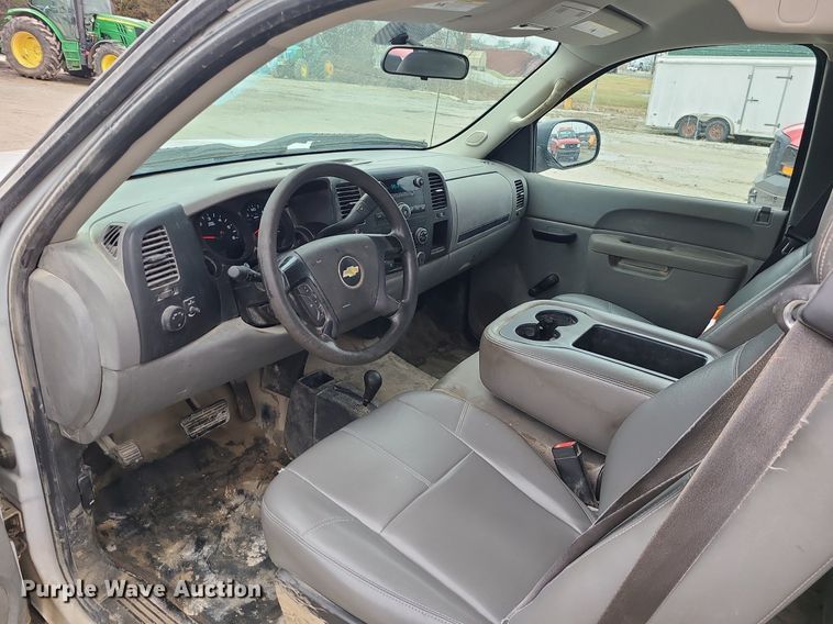 image for item JG9402 2012 Chevrolet Silverado 1500  Ext. Cab pickup truck