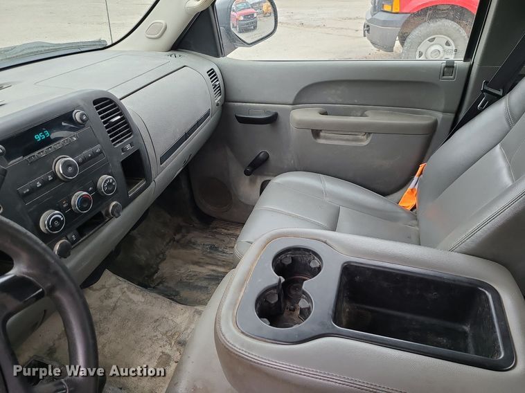 image for item JG9402 2012 Chevrolet Silverado 1500  Ext. Cab pickup truck