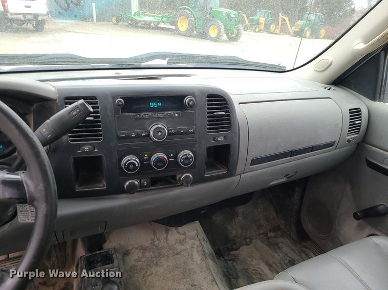 image for item JG9402 2012 Chevrolet Silverado 1500  Ext. Cab pickup truck