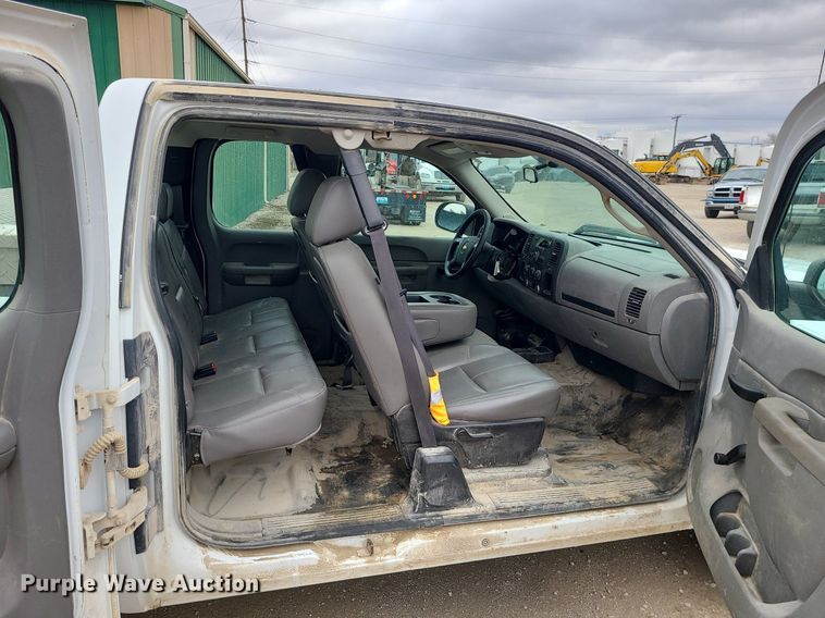 image for item JG9402 2012 Chevrolet Silverado 1500  Ext. Cab pickup truck