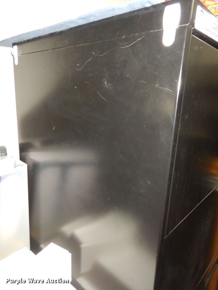 image for item JQ9806 (4) file cabinets