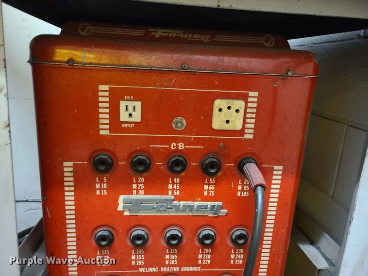 image for item JW9725 (5) welders