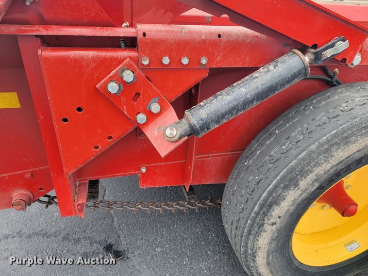 image for item KB9882 2019 New Holland 155  manure spreader