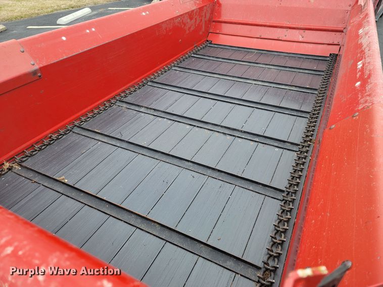 image for item KB9882 2019 New Holland 155  manure spreader