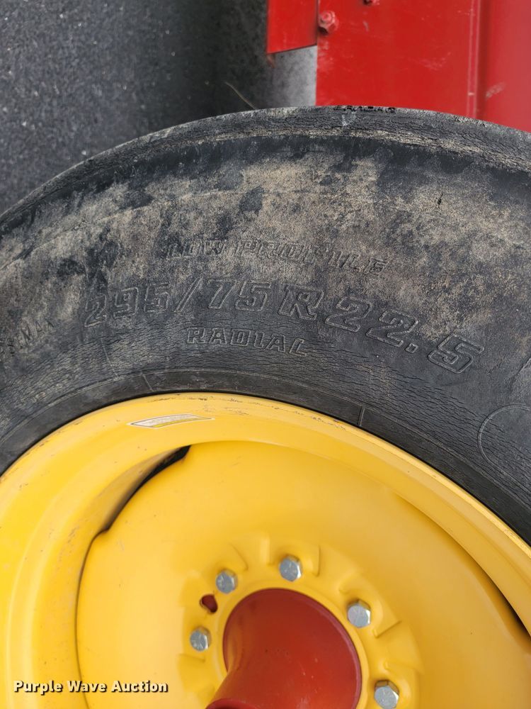 image for item KB9882 2019 New Holland 155  manure spreader