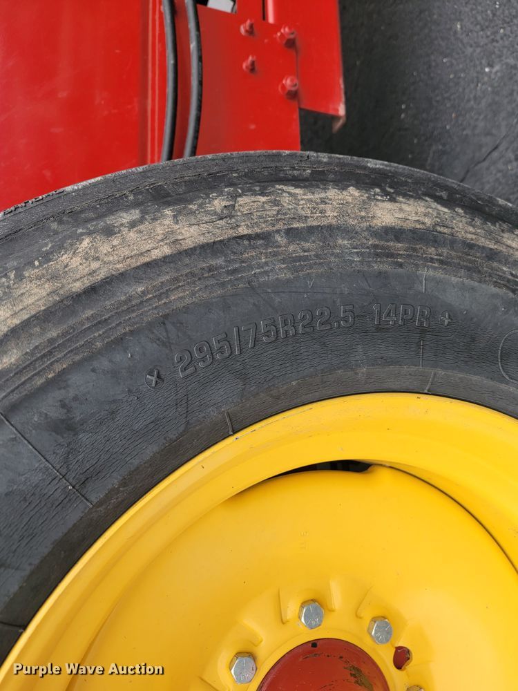 image for item KB9882 2019 New Holland 155  manure spreader