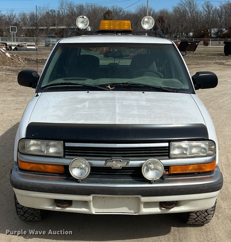 image for item KR9584 1999 Chevrolet Blazer  SUV