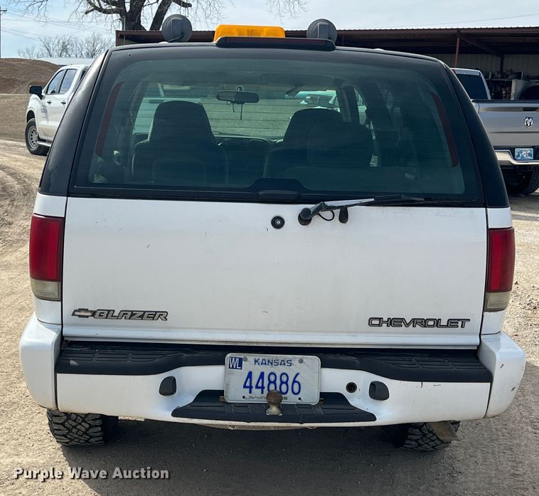 image for item KR9584 1999 Chevrolet Blazer  SUV