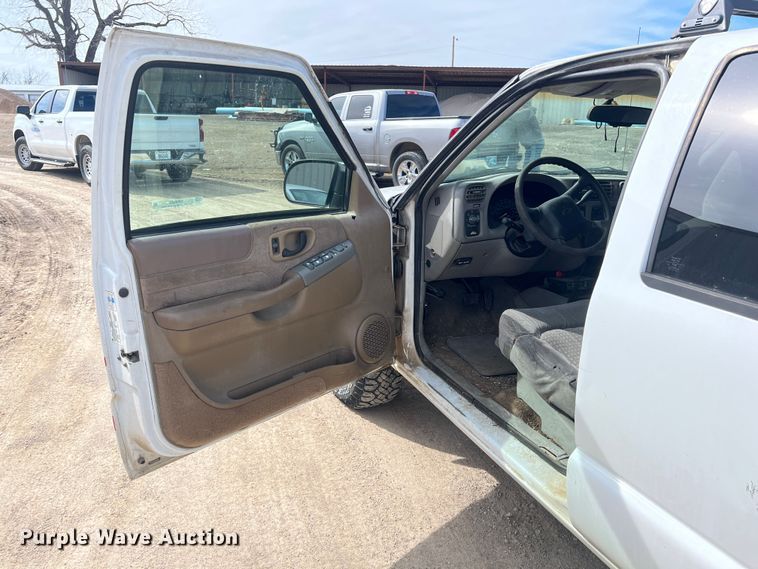 image for item KR9584 1999 Chevrolet Blazer  SUV