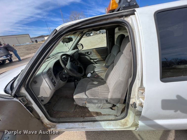 image for item KR9584 1999 Chevrolet Blazer  SUV