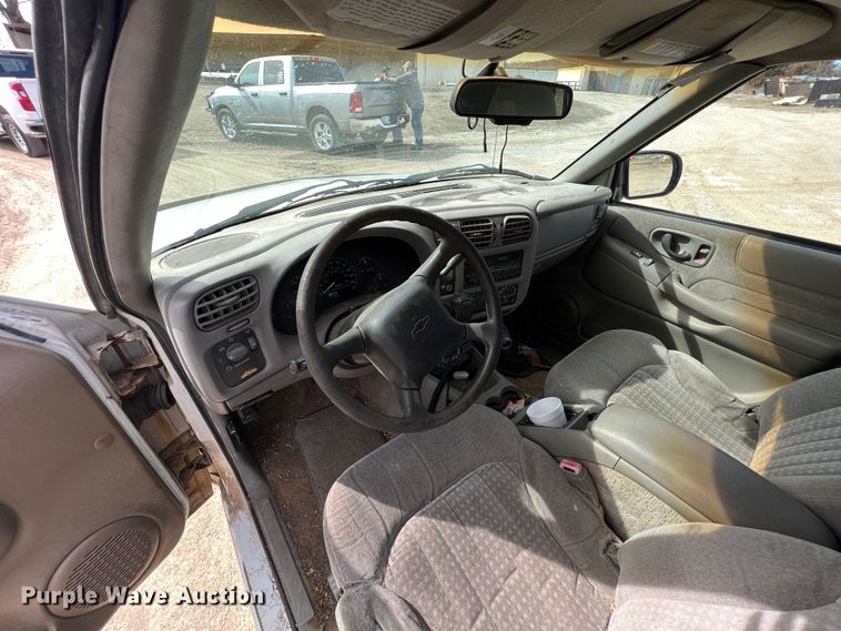 image for item KR9584 1999 Chevrolet Blazer  SUV