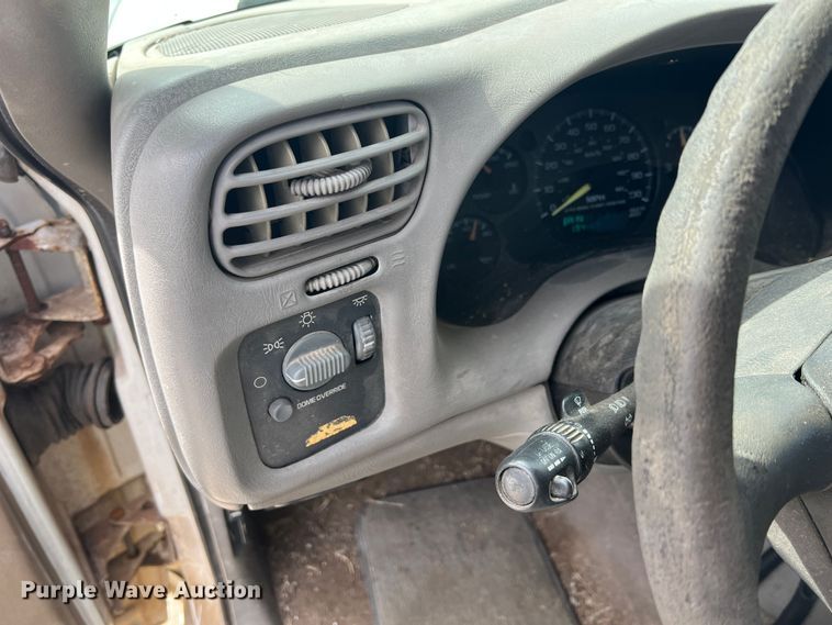 image for item KR9584 1999 Chevrolet Blazer  SUV